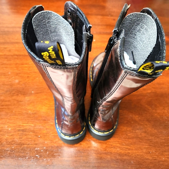 Made in Asia Doc Marten boot. - Picture 4 of 9